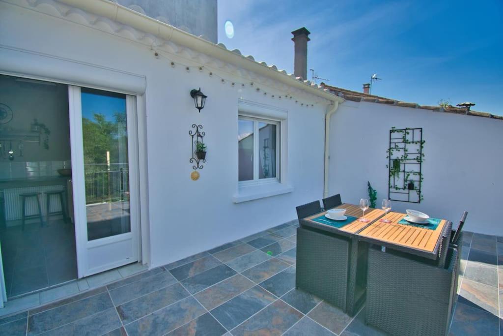 Maison De Charme Centre Lezignan-C. Avec Terrasse Villa Bagian luar foto